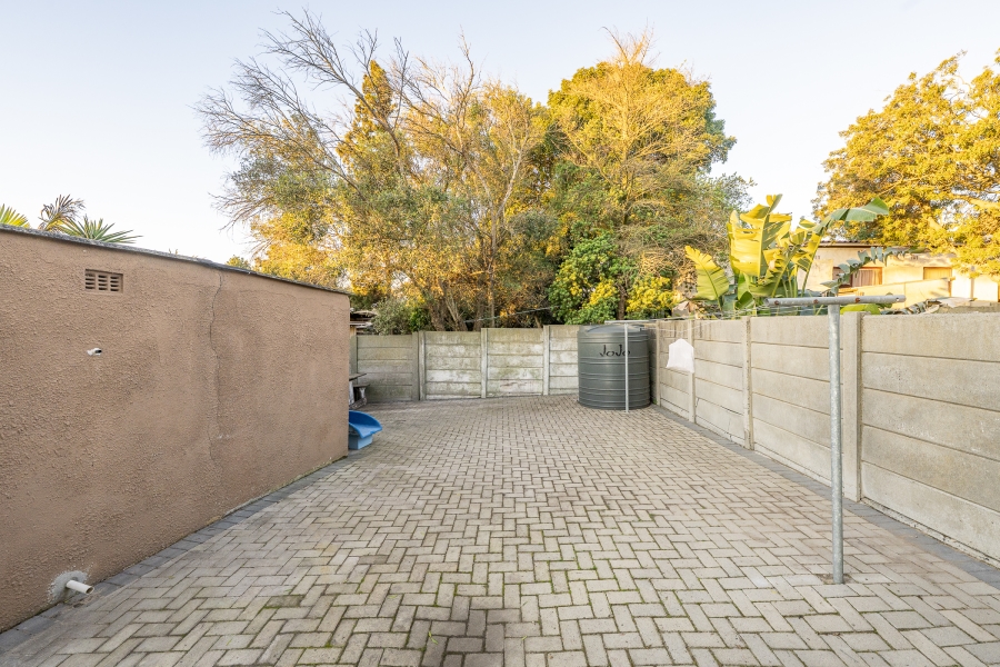 5 Bedroom Property for Sale in Protea Heights Western Cape